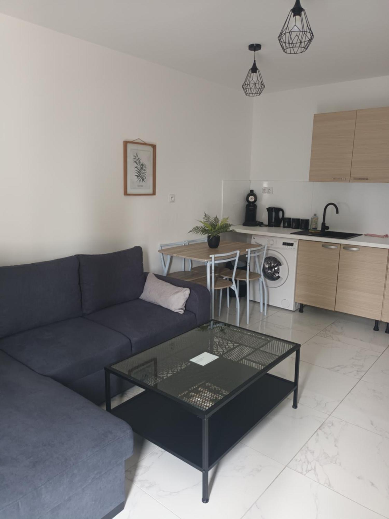 Maison Meublee Avec Parking Moulins  Dış mekan fotoğraf